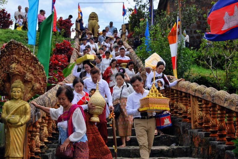 Kathin ceremony at Bokor, Kampot province