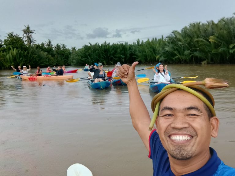 Sunset boat cruise on the Kampot river